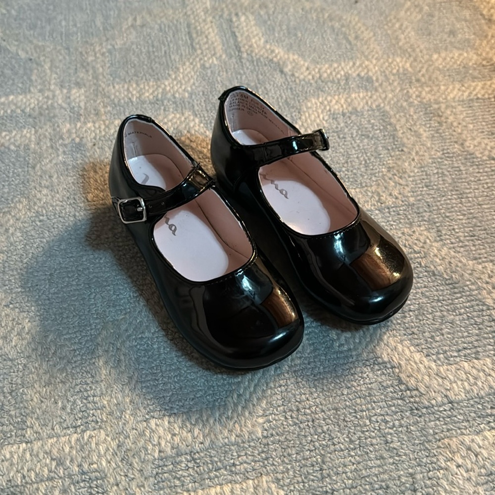 Nina toddler girls size 6 black shoes
